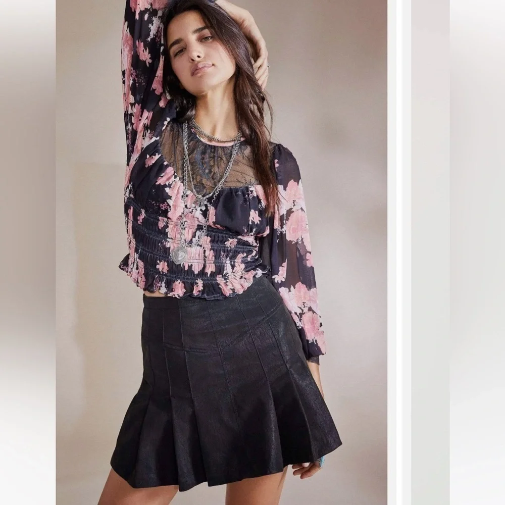 NWT 🎉🎉Host Pick‼️FREE PEOPLE DAPHNE FLORAL BLOUSE MIDNIGHT COMBO - Picture 4 of 15